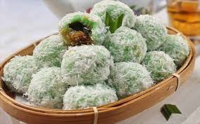 Klepon: Letupan Manis Gula Merah di Setiap Gigitan